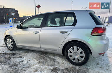 Хэтчбек Volkswagen Golf 2010 в Сумах