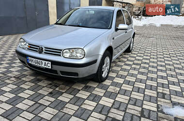 Хэтчбек Volkswagen Golf 2001 в Ананьеве