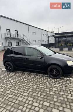 Хетчбек Volkswagen Golf 2006 в Мукачевому