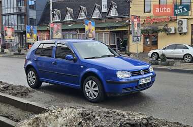 Хэтчбек Volkswagen Golf 2000 в Лазещине