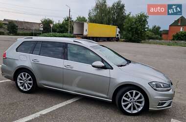 Универсал Volkswagen Golf 2017 в Киеве