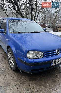 Хетчбек Volkswagen Golf 2001 в Южноукраїнську