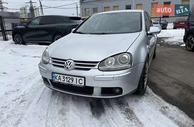 Хэтчбек Volkswagen Golf 2005 в Киеве