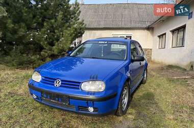Хэтчбек Volkswagen Golf 2000 в Среднем