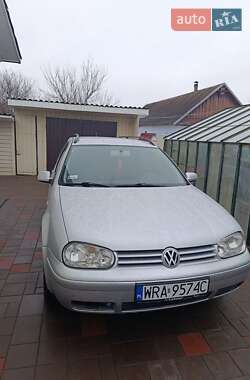 Универсал Volkswagen Golf 2001 в Березному