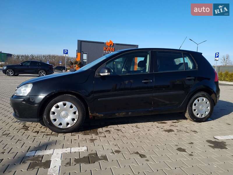 Хэтчбек Volkswagen Golf 2005 в Виннице