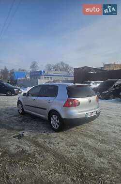 Хетчбек Volkswagen Golf 2005 в Сумах