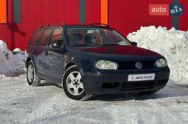 Універсал Volkswagen Golf 2000 в Києві