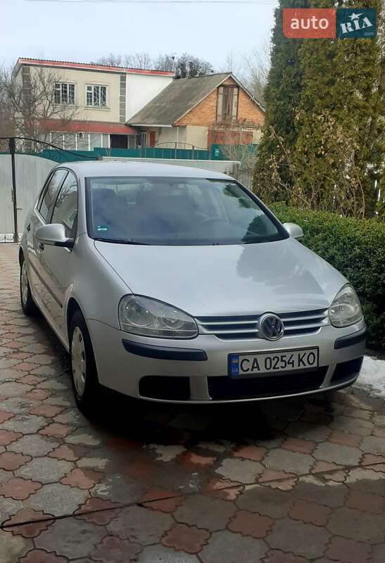 Volkswagen Golf 2004