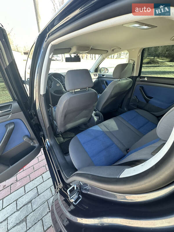 Хэтчбек Volkswagen Golf 2006 в Запорожье