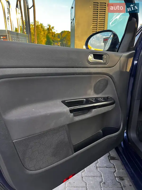 Volkswagen Golf 2005 VIN WVWZZZ1KZ6W550765 фото оголошення 10 з 51