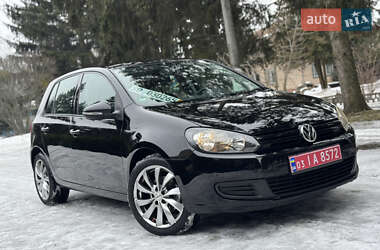 Хэтчбек Volkswagen Golf 2010 в Умани
