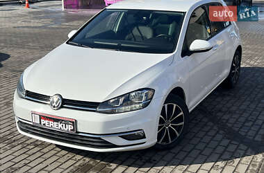 Хетчбек Volkswagen Golf 2017 в Києві