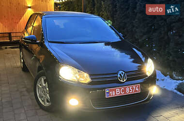 Хэтчбек Volkswagen Golf 2010 в Дубно
