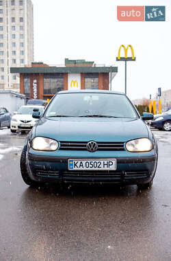 Хэтчбек Volkswagen Golf 2001 в Киеве