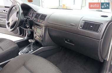 Хетчбек Volkswagen Golf 2002 в Хмельницькому