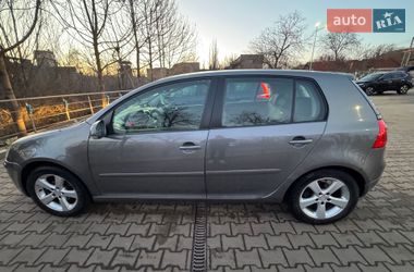 Хетчбек Volkswagen Golf 2004 в Кривому Розі