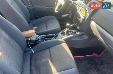 Хэтчбек Volkswagen Golf 2006 в Коростене