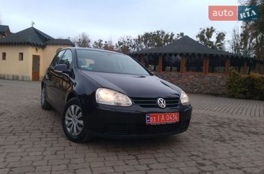 Хэтчбек Volkswagen Golf 2004 в Жовкве