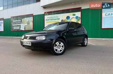 Хэтчбек Volkswagen Golf 2002 в Херсоне