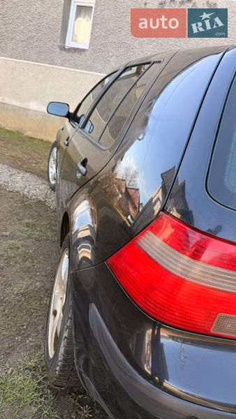 Хэтчбек Volkswagen Golf 2002 в Стрые