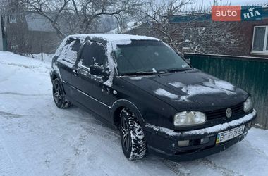 Хэтчбек Volkswagen Golf 1997 в Черной Тисе