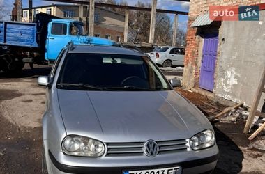 Універсал Volkswagen Golf 2000 в Рівному