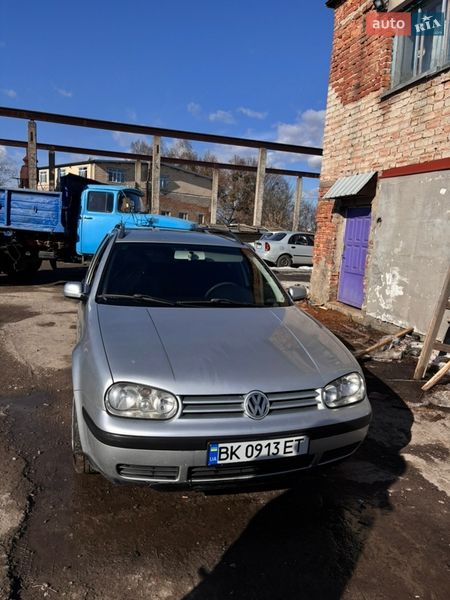 Volkswagen Golf 2000