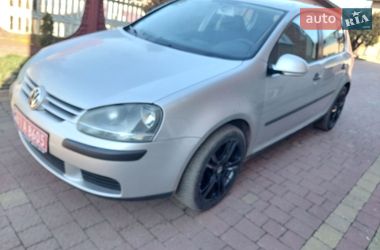 Хетчбек Volkswagen Golf 2004 в Сокалі