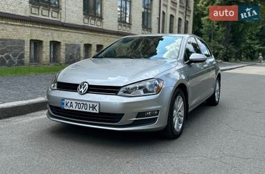 Хетчбек Volkswagen Golf 2016 в Києві
