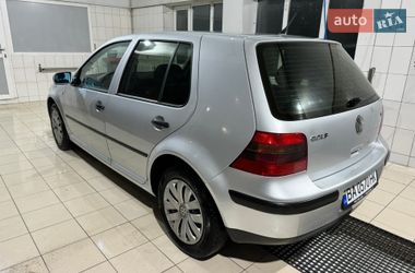 Хэтчбек Volkswagen Golf 2000 в Александрие