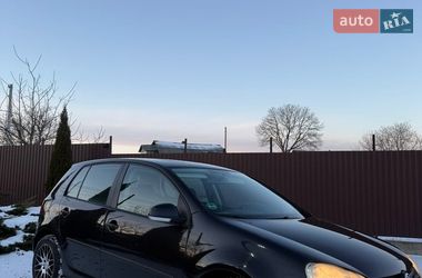 Хетчбек Volkswagen Golf 2004 в Хмельницькому