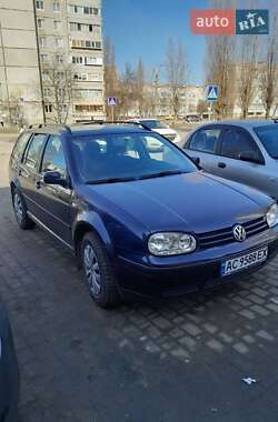 Універсал Volkswagen Golf 2002 в Вараші