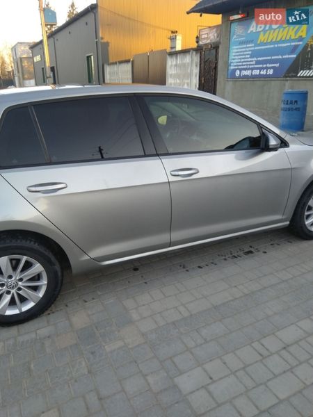Хэтчбек Volkswagen Golf 2015 в Новоднестровске