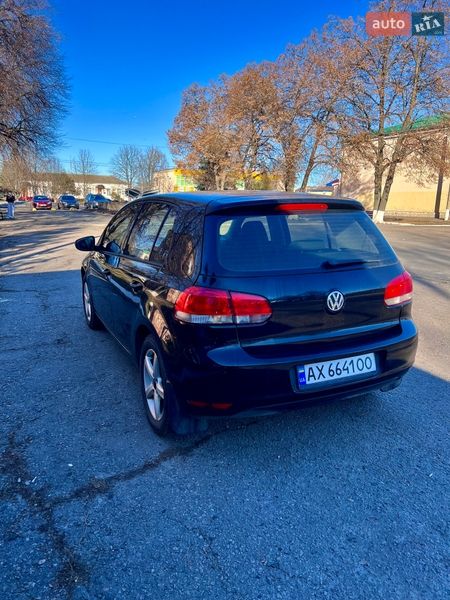 Хэтчбек Volkswagen Golf 2009 в Карловке