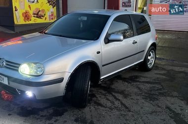 Хэтчбек Volkswagen Golf 2001 в Смеле