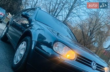 Универсал Volkswagen Golf 2003 в Бучаче