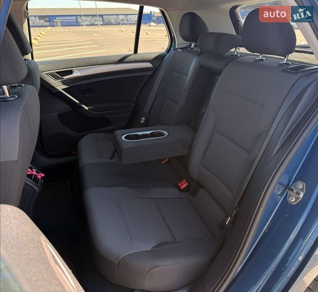 Хэтчбек Volkswagen Golf 2017 в Одессе