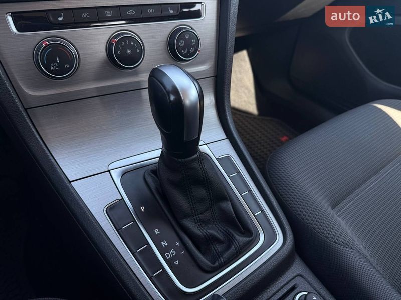 Хэтчбек Volkswagen Golf 2017 в Одессе