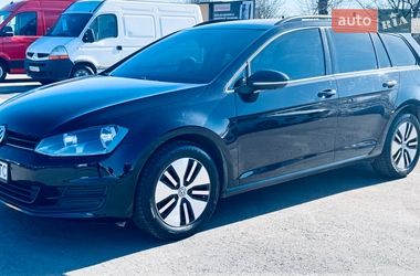 Універсал Volkswagen Golf 2015 в Житомирі