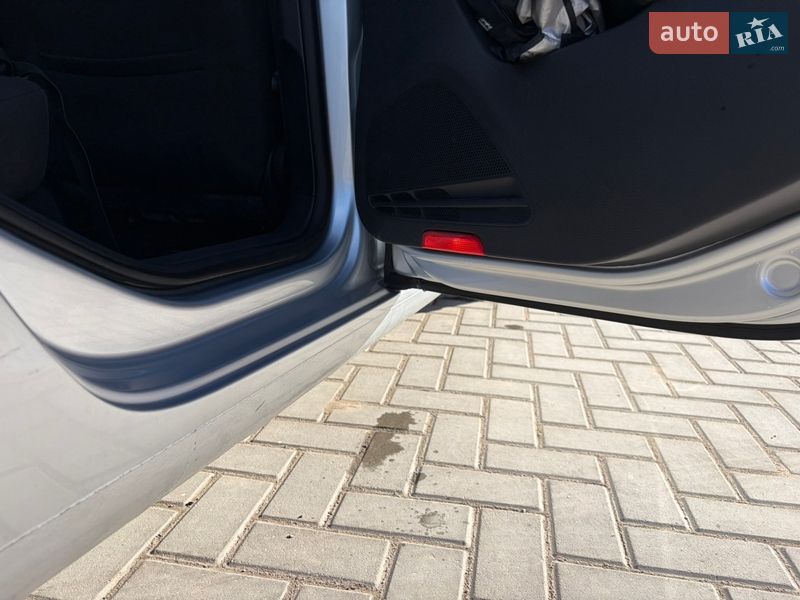 Хэтчбек Volkswagen Golf 2012 в Кропивницком