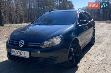 Універсал Volkswagen Golf 2010 в Маневичах