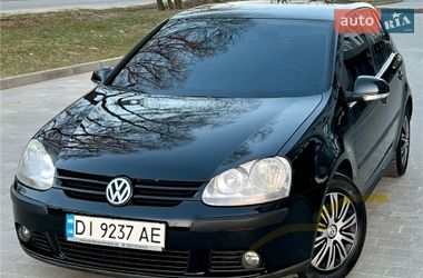 Хэтчбек Volkswagen Golf 2005 в Новояворовске