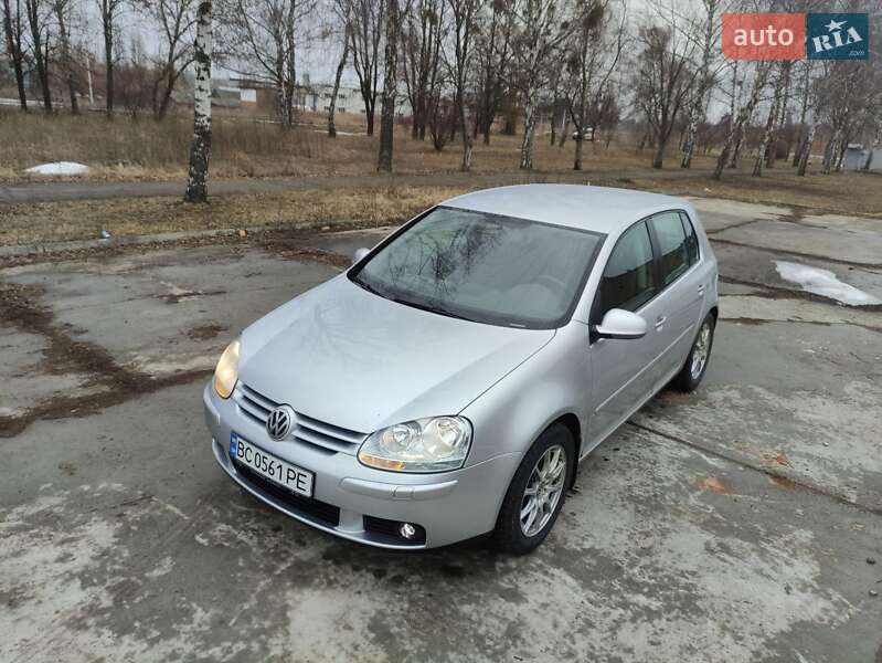 Volkswagen Golf 2004