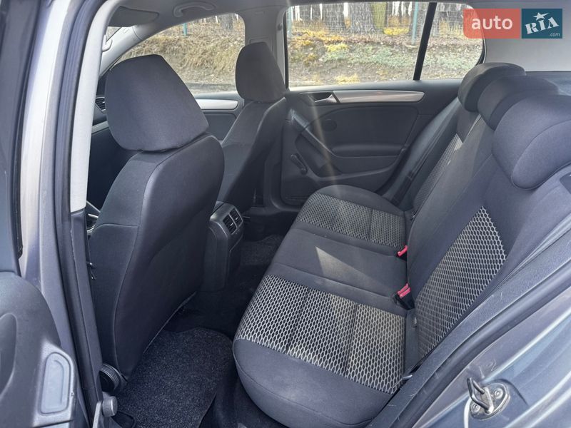 Хэтчбек Volkswagen Golf 2009 в Луцке