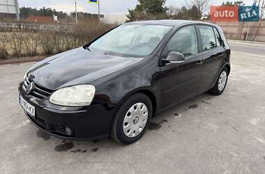 Хэтчбек Volkswagen Golf 2004 в Киеве