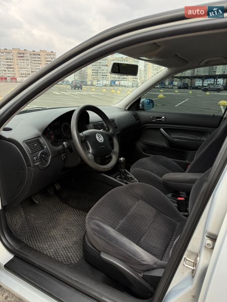 Хэтчбек Volkswagen Golf 2000 в Киеве