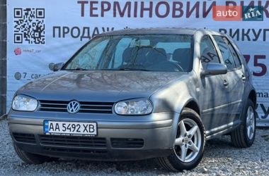 Хетчбек Volkswagen Golf 2003 в Рівному