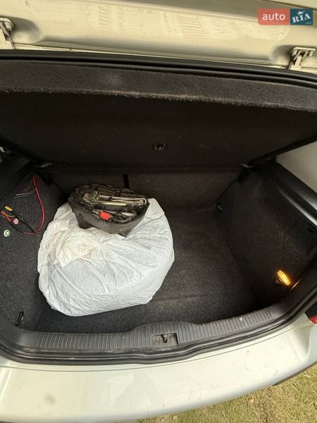 Хэтчбек Volkswagen Golf 2000 в Киеве