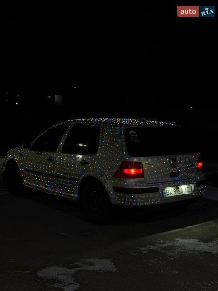 Хэтчбек Volkswagen Golf 1999 в Вараше